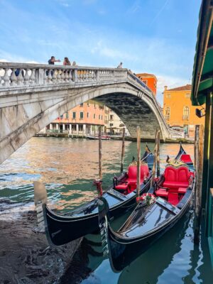 Deveshwari Negi Instagram - Venice feels like a dream but khuda jaane,maybe Iām living one.⨠š¶
& Iām here for itā¦. Every. Single. Frame. šø
.
.
.
.
#khudajaane #bachnaaehaseeno #venice #veniceš®š¹ #venezia #italy #italia #veniceitaly #venicecanals #bollywoodsong #bollywood #italyš®š¹ #pahaadi_soul #vacay #vacations #ranbirkapoor #ranbirdeepika #deepikapadukone #travelblogger #pics #pictures #potd #picture #picstitch #pictureoftheday #picofthedays #instapic #instamood