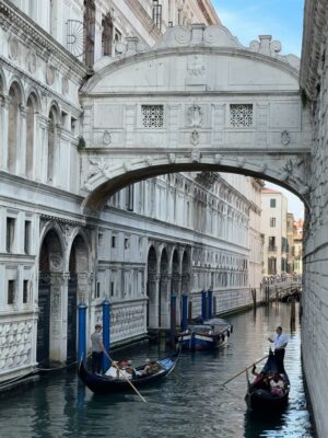 Deveshwari Negi Instagram - Venice feels like a dream but khuda jaane,maybe Iām living one.⨠š¶
& Iām here for itā¦. Every. Single. Frame. šø
.
.
.
.
#khudajaane #bachnaaehaseeno #venice #veniceš®š¹ #venezia #italy #italia #veniceitaly #venicecanals #bollywoodsong #bollywood #italyš®š¹ #pahaadi_soul #vacay #vacations #ranbirkapoor #ranbirdeepika #deepikapadukone #travelblogger #pics #pictures #potd #picture #picstitch #pictureoftheday #picofthedays #instapic #instamood