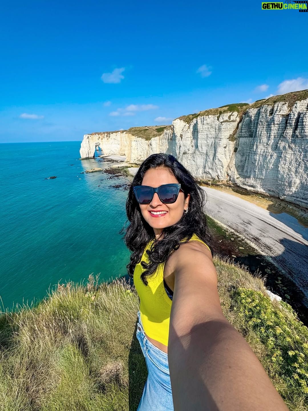 Deveshwari Negi - 1.8K Likes - Some days you just need a view like this 😊
.
.
.
#étretat #etretat #france #normandy #normandyfrance #beautifuldestinations #pahaadi_soul #indianineurope #travelblogger #europe #france🇫🇷 #travelling #travellers #tips #tipsandtricks #paris #parisfrance #francetourisme #fyp #explore #normandymylove #potd #pics #pictureoftheday #picstitch #picture #picoftheweek #picooftheday