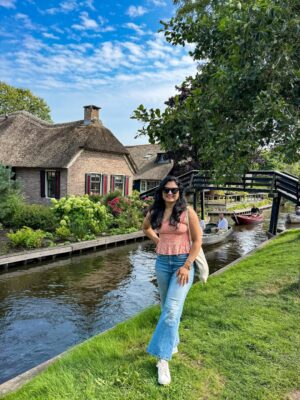 Deveshwari Negi Instagram - Am I in a living postcard or is this just Giethoorn? šæš¤
.
.
.
#giethoorn #giethoornš³š± #netherland #netherlands #holland #hollandš³š± #netherlandsš³š± #pic #pictures #pictureoftheday #potd #ootd #fairytale #fairytalevibes #europe #dutch #pictoftheday #picstitch #picofthedays #fairytalevillage #pahaadi_soul #travelblogger #indianinbelgium #indianineurope #europe_greatshots #mustvisit #hiddengem #picture