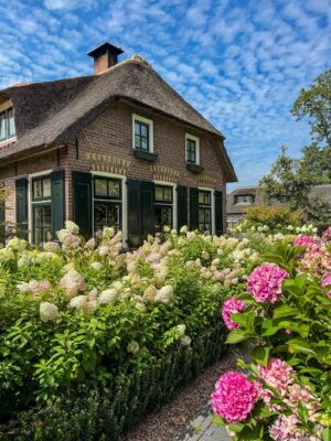 Deveshwari Negi Instagram - Am I in a living postcard or is this just Giethoorn? šæš¤
.
.
.
#giethoorn #giethoornš³š± #netherland #netherlands #holland #hollandš³š± #netherlandsš³š± #pic #pictures #pictureoftheday #potd #ootd #fairytale #fairytalevibes #europe #dutch #pictoftheday #picstitch #picofthedays #fairytalevillage #pahaadi_soul #travelblogger #indianinbelgium #indianineurope #europe_greatshots #mustvisit #hiddengem #picture