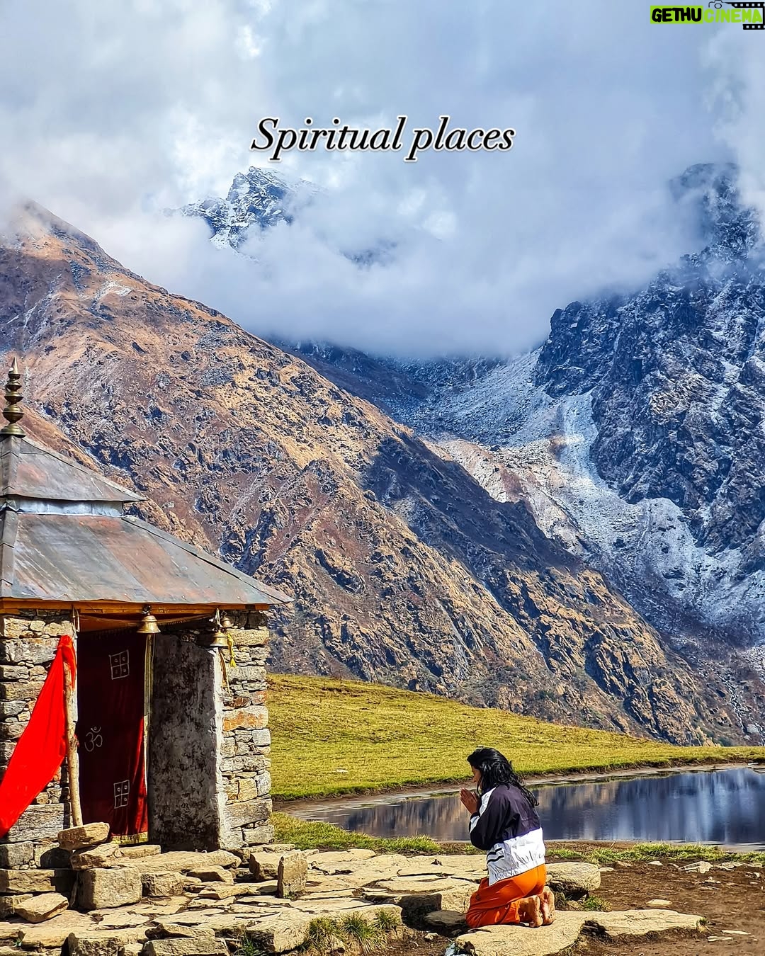 Deveshwari Negi - 2.2K Likes - Does any of these include yours? 🥰
.
.
.
#dopamine #dopamineboost #happyhormones #pahaadi_soul #potd #picture #pictoftheday #pictures #pictureoftheday #pic #picofthedays #mountains #sunsets #trekking #pahadi #pahadan #uttarakhand #shiva #omnamahshivay #bholenath