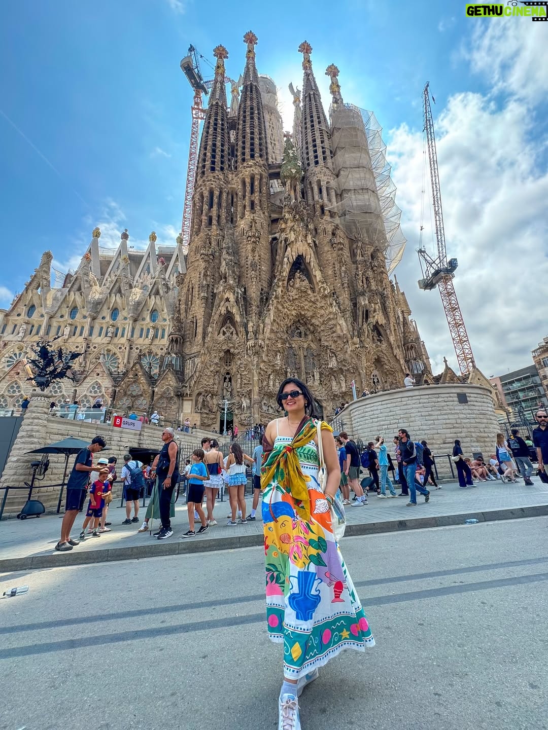 Deveshwari Negi - 3.1K Likes - From the Himalayas to the Mediterranean .. this Pahadi girl’s got stories to tell 🌍✨
.
.
.
#barcelona #spain #barcelonacity #barcelona🇪🇸 #europe #europetrip #pahaadi_soul #travelgram #pics #pictures #pictureoftheday #potd #ootd #picture #picstitch #senorita #bonita #spanish #love #spain❤️ #spaintrip #costabravalover #pic #picofthedays #wanderer