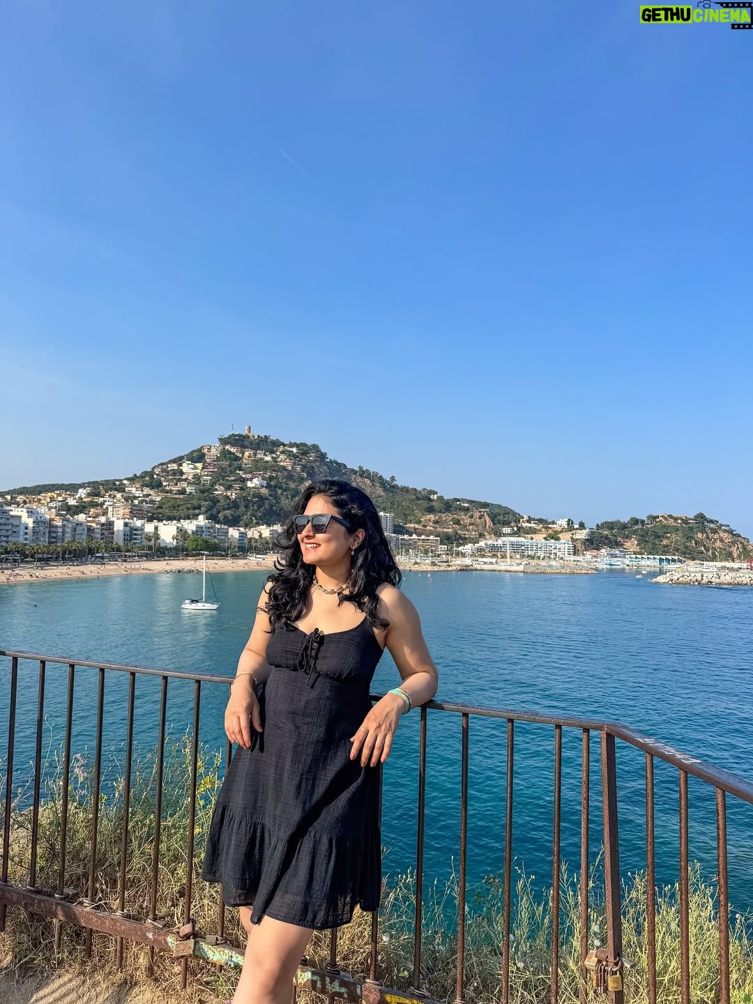 Deveshwari Negi - 2.6K Likes - Coasting through Costa Brava 🩵 🌊✨
.
.
.
#spain #barcelona #costabrava #lloretdelmar #blanes #coast #beach #summer #pictures #potd #pic #picture #pictureoftheday #sea #seastheday #summertime #summervibes☀️ #spain❤️ #instapic #instagood #potd #ootd