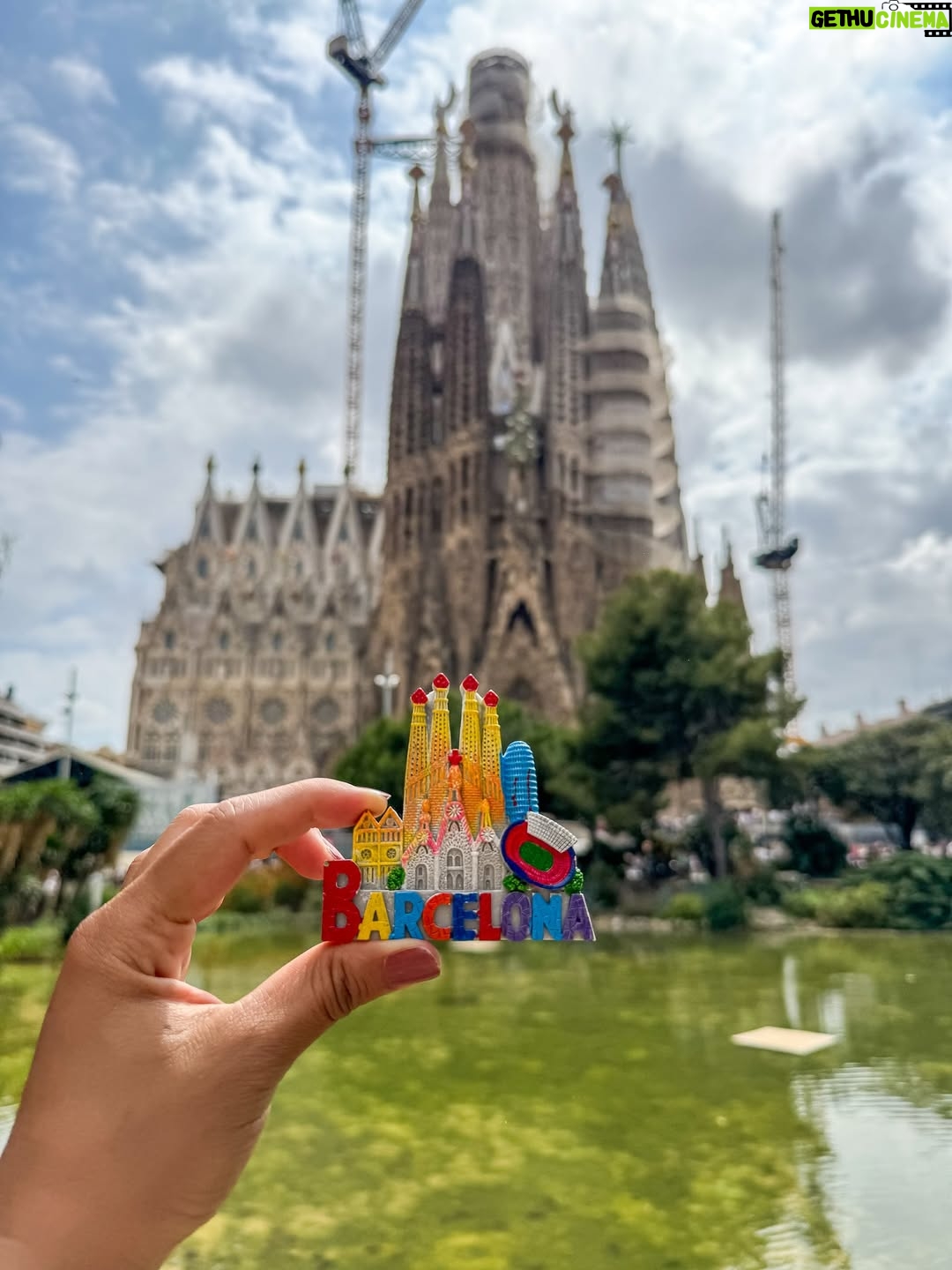Deveshwari Negi - 3.1K Likes - From the Himalayas to the Mediterranean .. this Pahadi girl’s got stories to tell 🌍✨
.
.
.
#barcelona #spain #barcelonacity #barcelona🇪🇸 #europe #europetrip #pahaadi_soul #travelgram #pics #pictures #pictureoftheday #potd #ootd #picture #picstitch #senorita #bonita #spanish #love #spain❤️ #spaintrip #costabravalover #pic #picofthedays #wanderer