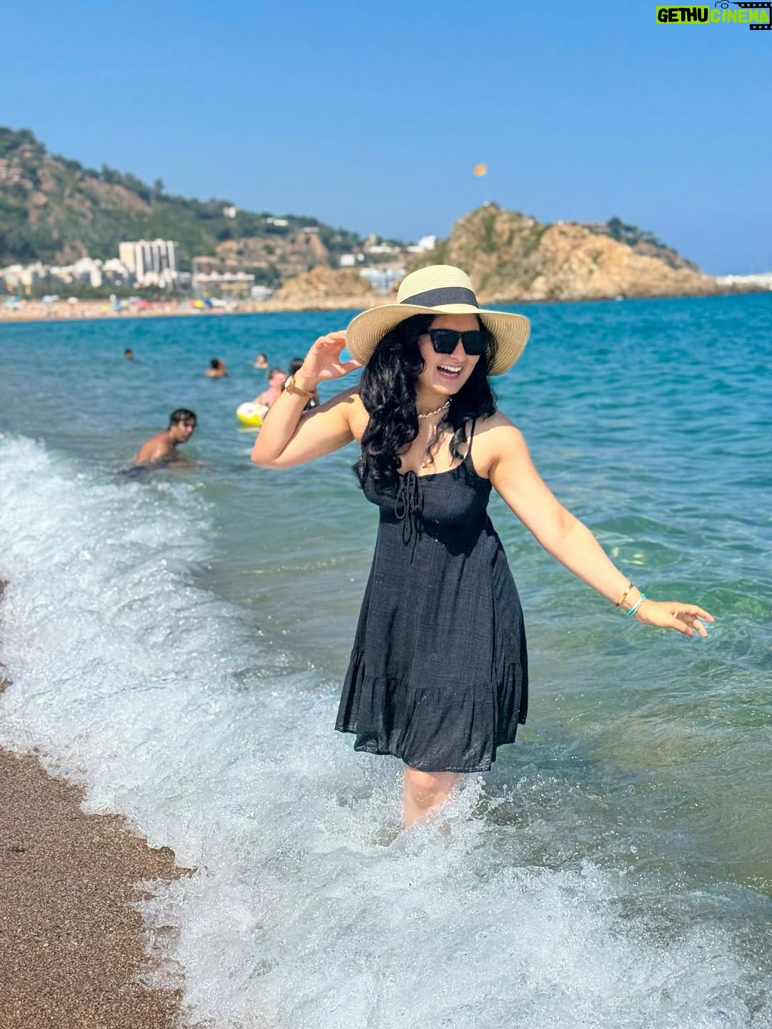 Deveshwari Negi - 2.6K Likes - Coasting through Costa Brava 🩵 🌊✨
.
.
.
#spain #barcelona #costabrava #lloretdelmar #blanes #coast #beach #summer #pictures #potd #pic #picture #pictureoftheday #sea #seastheday #summertime #summervibes☀️ #spain❤️ #instapic #instagood #potd #ootd