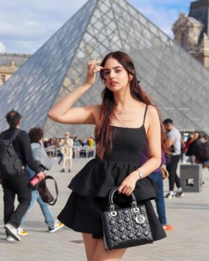 Dhairya Sandhyana Instagram - Last few clichéd touristy shots from Paris✨