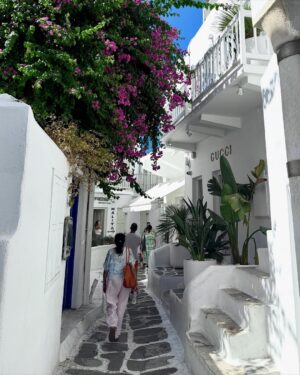 Dhairya Sandhyana Instagram - Streets of Mykonos💙🩵🤍