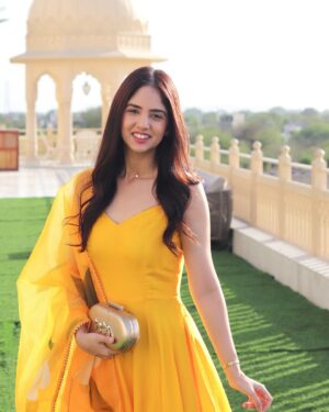 Dhairya Sandhyana Instagram - 💛🕊️