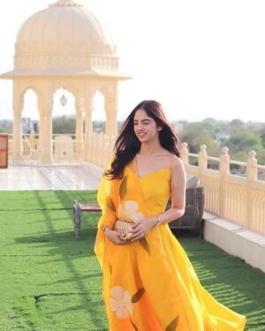 Dhairya Sandhyana Instagram - 💛🕊️