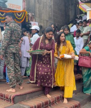Dhamnashree Kadgaonkar Instagram - आई अंबाबाई लक्ष असू दे ...

#dhanashrikadgaonkar #sujal #kolhapur #aaiambabai #mahalakshmiblessings🙏🏻 

Thank u @aishwarya_4005