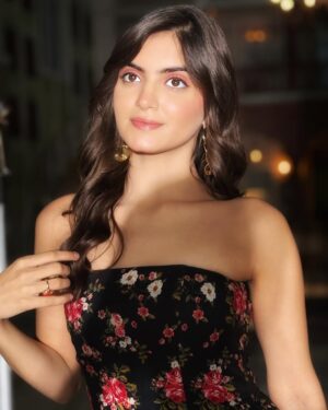 Dhwani Gori Instagram - 🩰🪞🏹🤍
#instagram #Dhwani