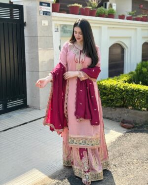 Dhwani Gupta Instagram - Living my desi girl era šŖ·š
Wearing this gorgeous long shirt and lehnga from @mv.boutiqe
You can order yours from them āØ
#explore #foryou #fyp
Suits, desi outfits, lehnga, desi girl, desi era, traditionals, ethnic wear, jammu boutique, Jammu girl