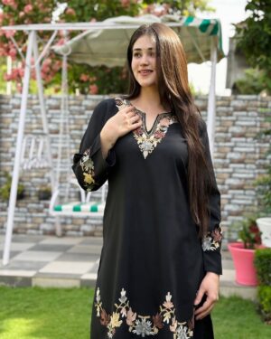 Dhwani Gupta Instagram - Kashmiri fits š¤š»
Wearing @kashmiroriginofficial šŖ·
#explore #explorepage #foryou #foryoupage #fyp #trending #trendingnow #viral #virelpost #kashmir #kashmiri #kashmirioutfit #jammu #jammudiaries #jammucity #jammugirl
Suits, coord sets, Kashmiri outfits, Jammu, ethnic wear, kashmiri suits, traditional