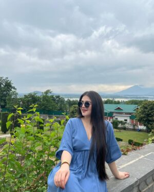 Dhwani Gupta Instagram - Trippinā over skies š„ļøš«¶š»
#explore #explorepage #foryou #fyp #foryoupage #trending #kashmir #blueskies
