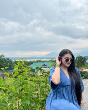 Dhwani Gupta Instagram - Trippinā over skies š„ļøš«¶š»
#explore #explorepage #foryou #fyp #foryoupage #trending #kashmir #blueskies