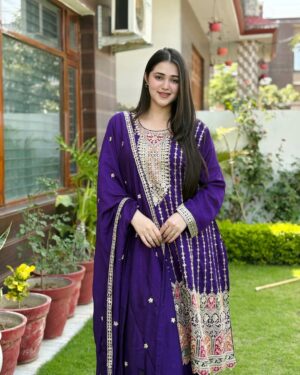 Dhwani Gupta Instagram - Suits and me - A love story š¤š»
#explore #explorepage #foryou #fyp #traditional #suits #desilook #ethnic #jammugirl
Suits, traditional wear, ethnic wear, Jammu boutique, Jammu girl, Indian looks, Indian outfits