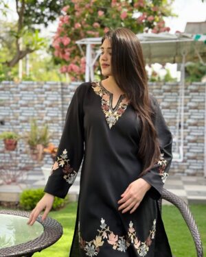 Dhwani Gupta Instagram - Kashmiri fits š¤š»
Wearing @kashmiroriginofficial šŖ·
#explore #explorepage #foryou #foryoupage #fyp #trending #trendingnow #viral #virelpost #kashmir #kashmiri #kashmirioutfit #jammu #jammudiaries #jammucity #jammugirl
Suits, coord sets, Kashmiri outfits, Jammu, ethnic wear, kashmiri suits, traditional