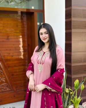 Dhwani Gupta Instagram - Living my desi girl era šŖ·š
Wearing this gorgeous long shirt and lehnga from @mv.boutiqe
You can order yours from them āØ
#explore #foryou #fyp
Suits, desi outfits, lehnga, desi girl, desi era, traditionals, ethnic wear, jammu boutique, Jammu girl