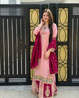 Dhwani Gupta Instagram - Living my desi girl era šŖ·š
Wearing this gorgeous long shirt and lehnga from @mv.boutiqe
You can order yours from them āØ
#explore #foryou #fyp
Suits, desi outfits, lehnga, desi girl, desi era, traditionals, ethnic wear, jammu boutique, Jammu girl