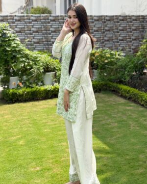 Dhwani Gupta Instagram - Tum ho toh 🌙🕊️

Got this suit stitched from @darji_oncall and I absolutely loved how it fits me !!! Definitely try their services with comfort of home🫶🏻

#explore #explorepage #trending #viral #foryou #foryoupage #fyp #fypage #jammu #jammugirl #jammuhomeservice #suits #traditional #ethnic #ootd #fashion #lifestyle 

[suits, ethnic, traditional, fashion, lifestyle, simple looks, elegant outfit, ootd, coord set, Jammu, Jammu girl, Jammu home services, trend, outfit inspo, desi looks, desi girl, desi outfit]
