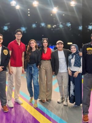 Diah Permatasari Instagram - Dahsyat nya Weekend !😍😍😍
Thank youuuuuuu All!!!❤️🫶🏻
•
@dahsyat.musik
@officialrcti