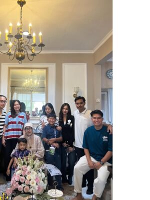Diah Permatasari Instagram - Sugeng ambal warso Ke 77 th mom😘
mugi Gusti Allah tansah
paringi berkah kesarasan, kebingahan lan panjang yuswo.
31 Agustus 2025🎂,
Hari ini Syukuran Hari kelahiran mama ku❤️
Berkumpul dgn Anak2, menantu, cucu& cicit..
Dlm suasana keprihatinan &kesederhanaan namun tetap bersyukur masyaAllah ,
Mama ku di berikan kesehatan yg baik.. 🙏🏻Alhamdulillah
•
Smoga Mama Panjang umur Sehat walafiat selalu .. 🎉🎉
Bahagia sejahtera dan senantiasa dalam lindungan Allah SWT.. Aamiin .. 🤲 I Love you mom❤️
