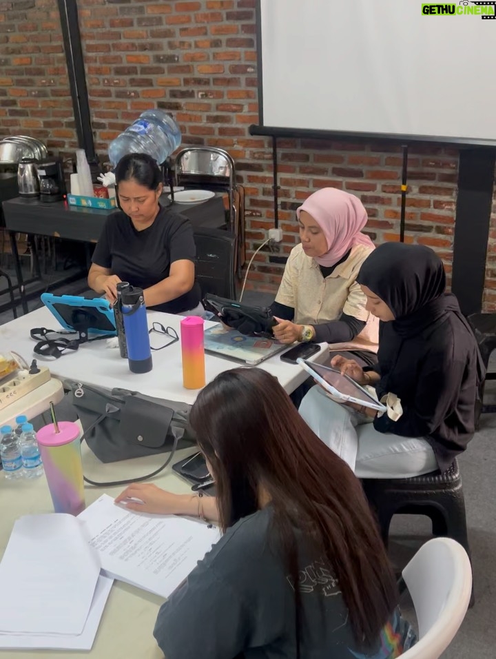 Diah Permatasari - 1.5K Likes - MENIKAH JADIKAN YANG KE2 🎬 @wetvindonesia 
See you soon Guys !Can’t Wait!🎬🥰
@ninojkt @aisyahaqilahh @bertrand1407 @carissaperusset
@bu_deedee