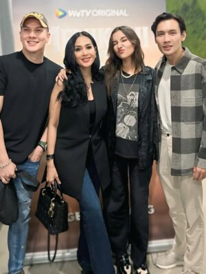 Diah Permatasari Instagram - MENIKAH JADIKAN YANG KE2 🎬 @wetvindonesia
See you soon Guys !Can’t Wait!🎬🥰
@ninojkt @aisyahaqilahh @bertrand1407 @carissaperusset
@bu_deedee