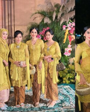 Diah Permatasari Instagram - Turut Bahagia bersama keluarga kecil ku❤️
Di Pernikahan Keponakan Ku Bagus Dwi Satrio yg Telah mempersunting Khezia❤️
pernikahan Dengan Adat jawa Solo..
Selamat Mengarungi Bahtera Rumah Tangga,
Bagus& Khezia❤️
Semoga Sakinah, mawadah , warahmah
Selamat juga Untuk My Cousin mba wanda @dwiarumwandasari Beserta keluarga besar Yg Berbahagia. Semoga Samawa 🙏🏻🤗