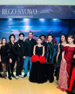 Diah Permatasari Instagram - A GALA PREMIERE
REGO NYOWO Film 🔥🔥👏🏻👏🏻👏🏻
Segera Tayang Tgl 31 Juli 2025 di Bioskop!
@rizalmantovani
@rocksoraya
@hitmakestudios
@film_regonyowo
