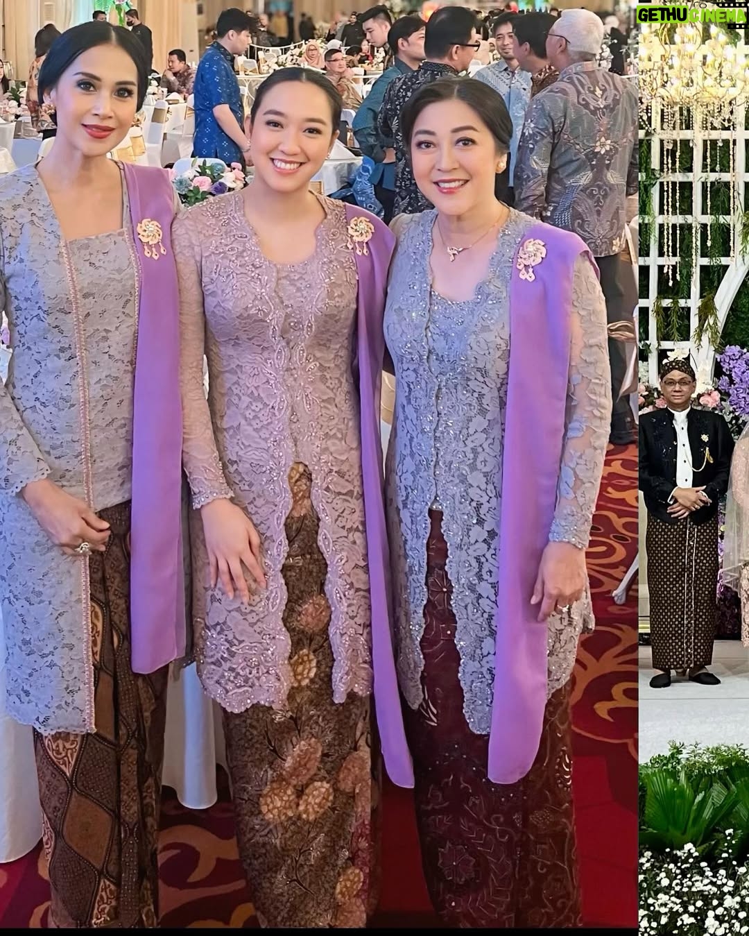 Diah Permatasari - 2.5K Likes - Pernikahan Keponakan ku
Mirsa Shafira&Ridho @mirsashafira 
Selamat Menempuh hidup Baru smoga samawa🙏🏻 
Selamat juga untk ibunda pengantin, my cousin Beserta kel yg berbahagia @ria_indria.ilp 🙏🏻🤗❤️