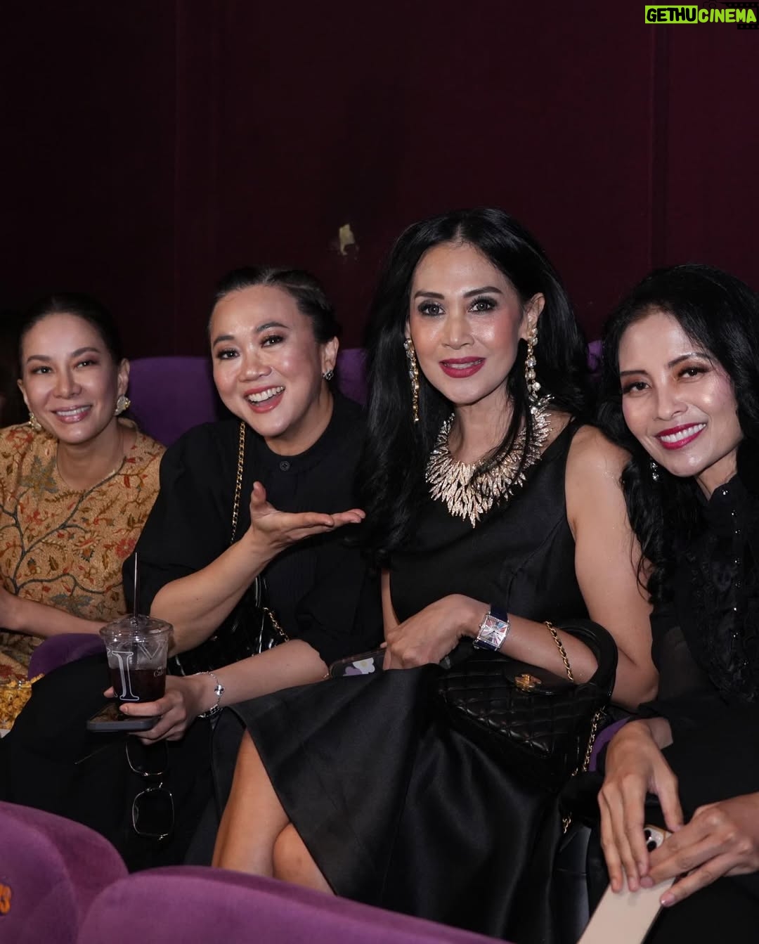 Diah Permatasari - 1.5K Likes - A GALA PREMIERE 
REGO NYOWO Film 🔥🔥👏🏻👏🏻👏🏻
Segera Tayang Tgl 31 Juli 2025 di Bioskop!
@rizalmantovani 
@rocksoraya 
@hitmakestudios
@film_regonyowo