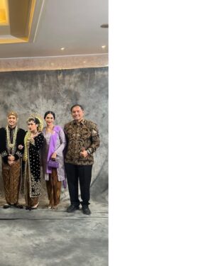Diah Permatasari Instagram - Pernikahan Keponakan ku
Mirsa Shafira&Ridho @mirsashafira
Selamat Menempuh hidup Baru smoga samawa🙏🏻
Selamat juga untk ibunda pengantin, my cousin Beserta kel yg berbahagia @ria_indria.ilp 🙏🏻🤗❤️