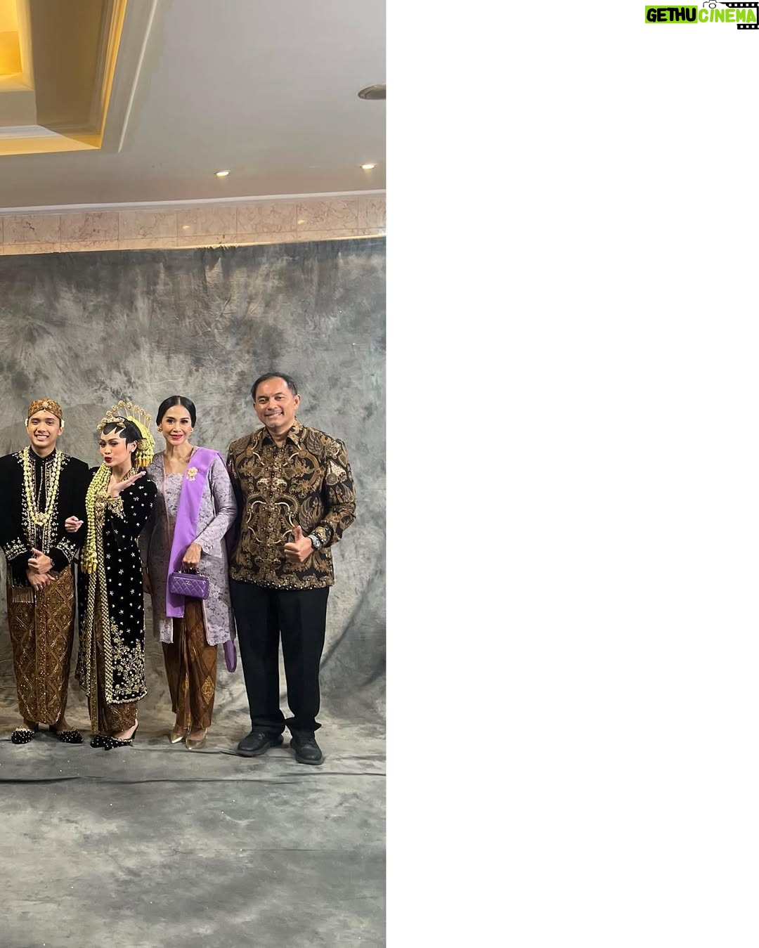 Diah Permatasari - 2.5K Likes - Pernikahan Keponakan ku
Mirsa Shafira&Ridho @mirsashafira 
Selamat Menempuh hidup Baru smoga samawa🙏🏻 
Selamat juga untk ibunda pengantin, my cousin Beserta kel yg berbahagia @ria_indria.ilp 🙏🏻🤗❤️