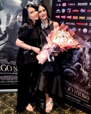 Diah Permatasari Instagram - A GALA PREMIERE
REGO NYOWO Film 🔥🔥👏🏻👏🏻👏🏻
Segera Tayang Tgl 31 Juli 2025 di Bioskop!
@rizalmantovani
@rocksoraya
@hitmakestudios
@film_regonyowo