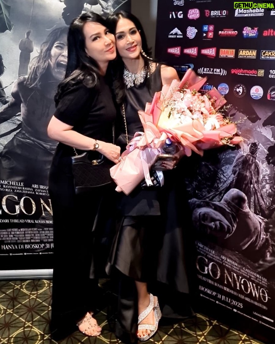 Diah Permatasari - 1.5K Likes - A GALA PREMIERE 
REGO NYOWO Film 🔥🔥👏🏻👏🏻👏🏻
Segera Tayang Tgl 31 Juli 2025 di Bioskop!
@rizalmantovani 
@rocksoraya 
@hitmakestudios
@film_regonyowo