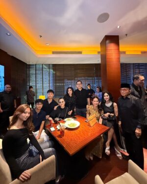 Diah Permatasari Instagram - A GALA PREMIERE
REGO NYOWO Film 🔥🔥👏🏻👏🏻👏🏻
Segera Tayang Tgl 31 Juli 2025 di Bioskop!
@rizalmantovani
@rocksoraya
@hitmakestudios
@film_regonyowo