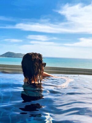 Diana Khan Instagram - A very blessed girl,
a very healed girl,
a very happy girl,
a very worthy girl☀️🌊