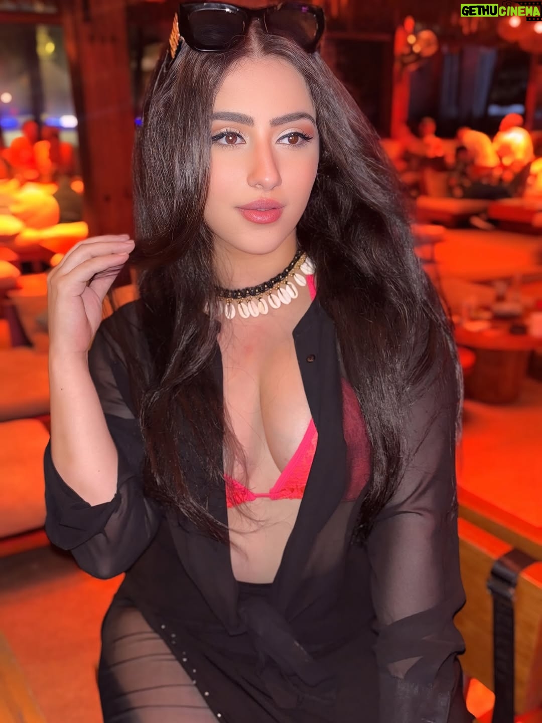 Diana Khan - 15.1K Likes - I like my life a lil better this way 😉
