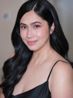 Diana Zubiri Instagram - As a sweet girl 🖤
Make up @makeupbyericsonpascual
Hair extensions @tanyhairextensionsplus
Hait by Ariana Reyes
#HermanoNight