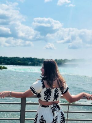 Dighi Instagram - Nothing but Niagara spamming ✨