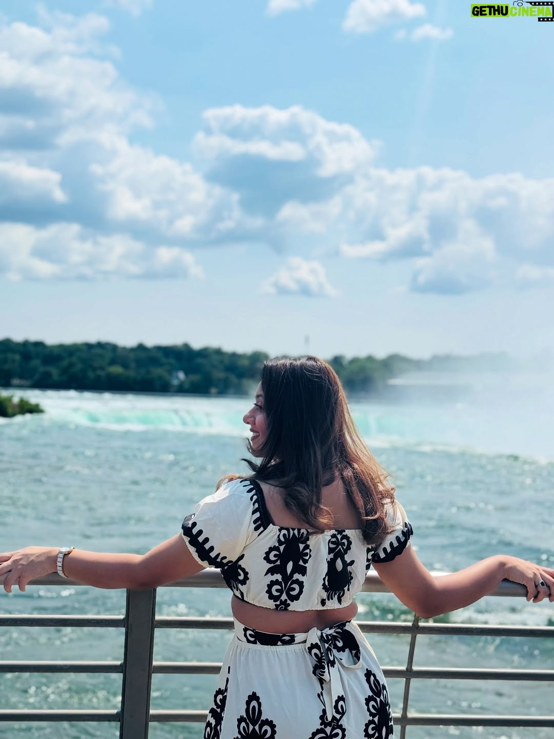 Dighi - 13.6K Likes - Nothing but Niagara spamming ✨
