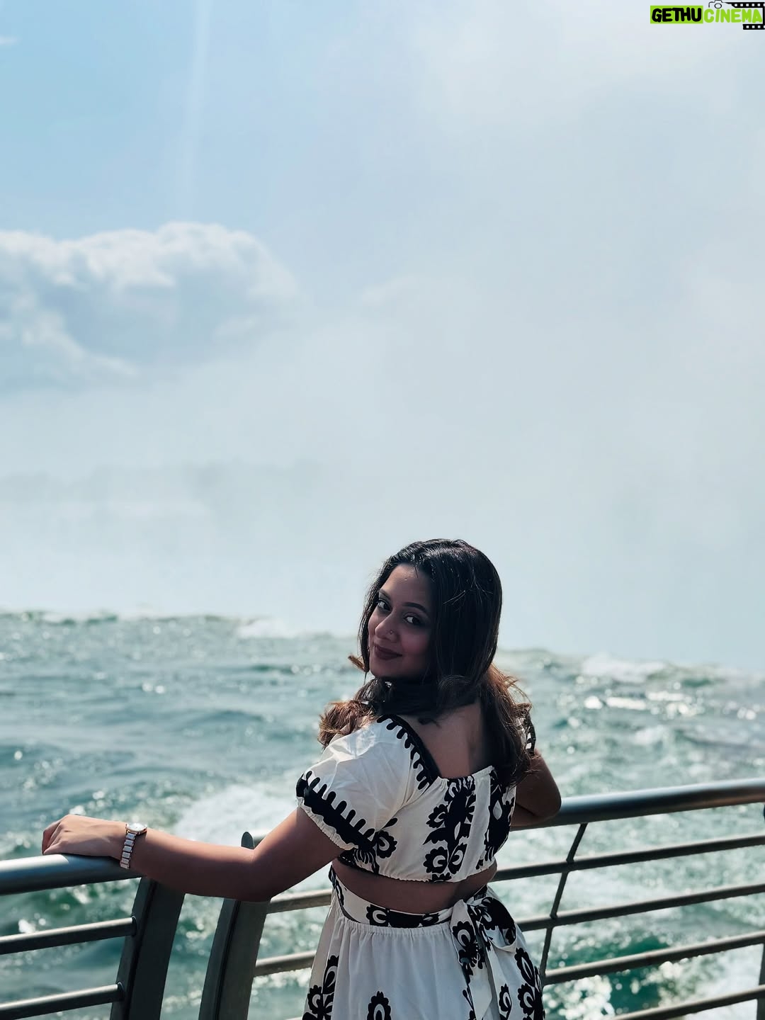 Dighi - 13.6K Likes - Nothing but Niagara spamming ✨