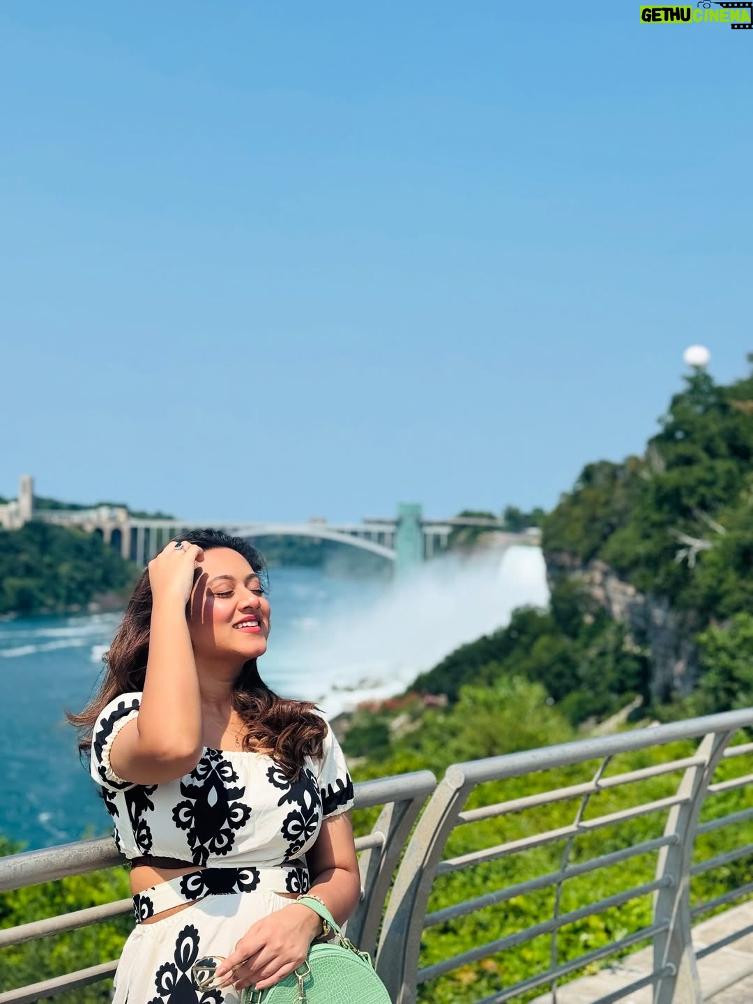 Dighi - 13.6K Likes - Nothing but Niagara spamming ✨