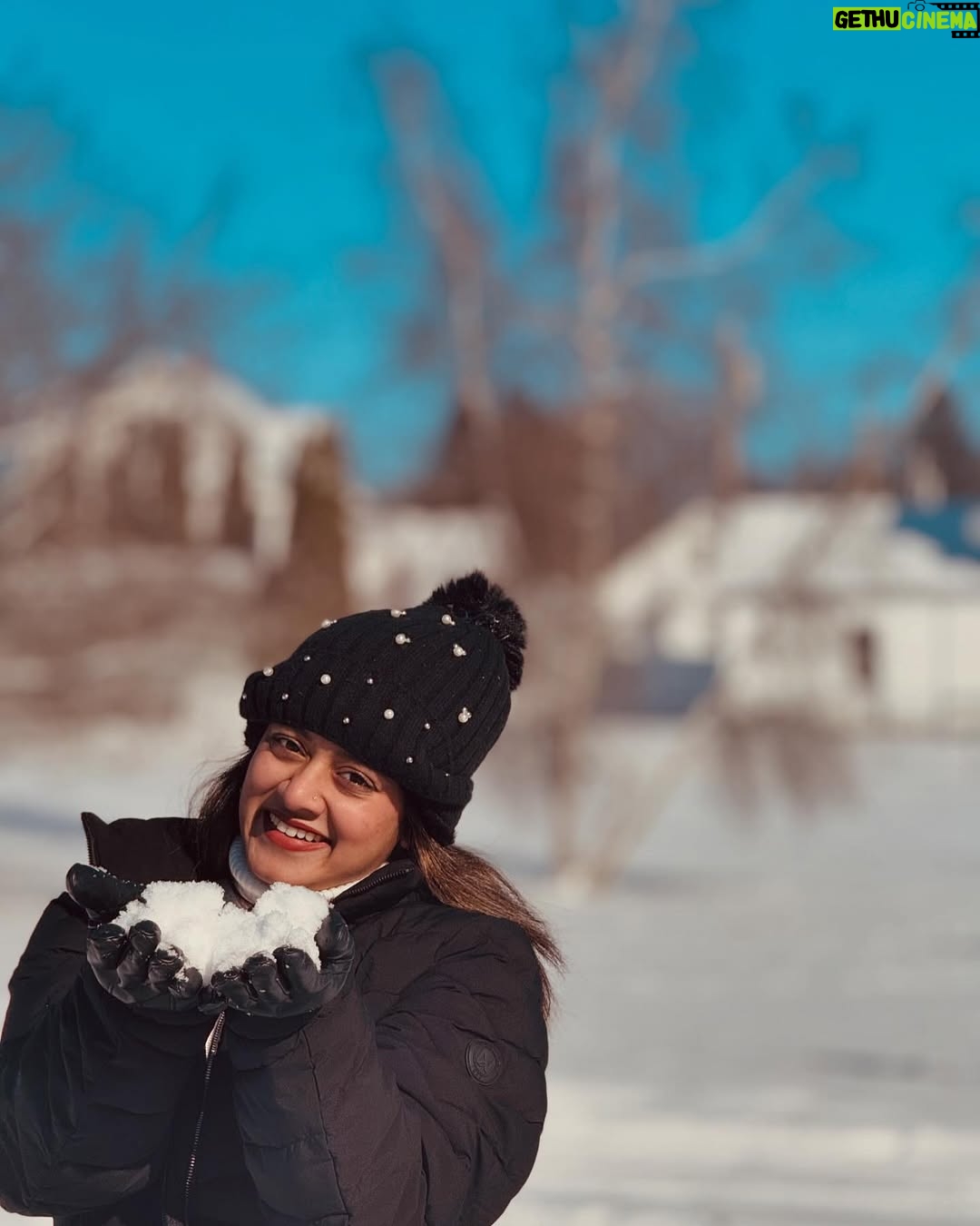 Dighi - 5.8K Likes - My first ever snow experience ❤️