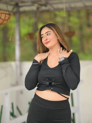 Diksha Behll Instagram - Fit pics give me will to live 🖤
.
.
.
Top @littlebox.india
Pants @hm
.
.
Pc @_photo__hub____
.
.
#explore #explorepage #trending #reels #trendingreels #dehradun #uttarakhand #nature #dehradunlove #dehradunblogger #uttarakhandblogger #exploreuttarakhand