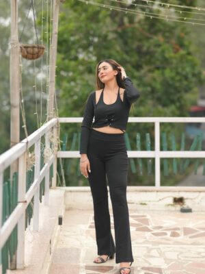 Diksha Behll Instagram - Fit pics give me will to live 🖤
.
.
.
Top @littlebox.india
Pants @hm
.
.
Pc @_photo__hub____
.
.
#explore #explorepage #trending #reels #trendingreels #dehradun #uttarakhand #nature #dehradunlove #dehradunblogger #uttarakhandblogger #exploreuttarakhand