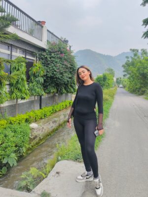 Diksha Behll Instagram - I’m finally smiling for me again 🫶
.
.
.
#explore #explorepage #trending #reels #trendingreels #dehradun #uttarakhand #nature #dehradunlove
