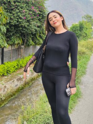Diksha Behll Instagram - I’m finally smiling for me again 🫶
.
.
.
#explore #explorepage #trending #reels #trendingreels #dehradun #uttarakhand #nature #dehradunlove